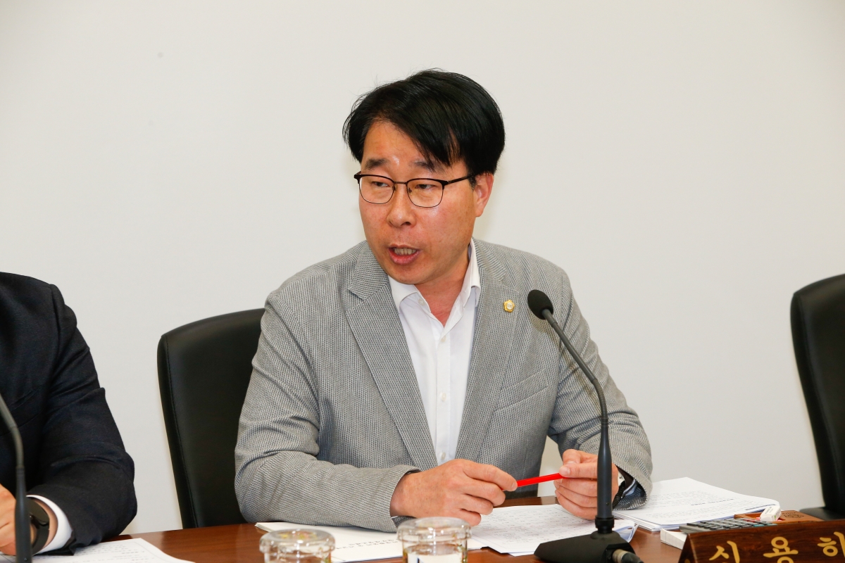 20230313-014[_P7U4353-제265회 임시회 의회운영위원회 조례안 심사활동.JPG