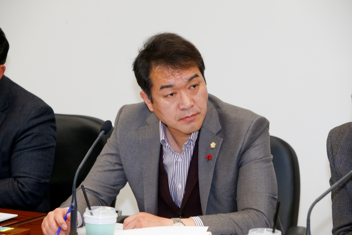 20230313-035[_P7U4492-제265회 임시회 기획행정위원회 조례안 심사활동.JPG