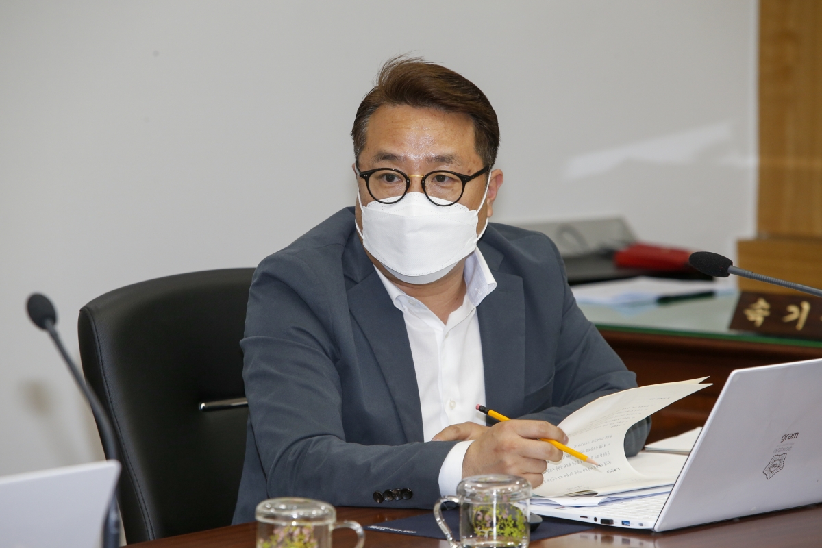 20230313-075[_P7U4527-1-제265회 임시회 산업건설위원회 조례안 심사활동.jpg