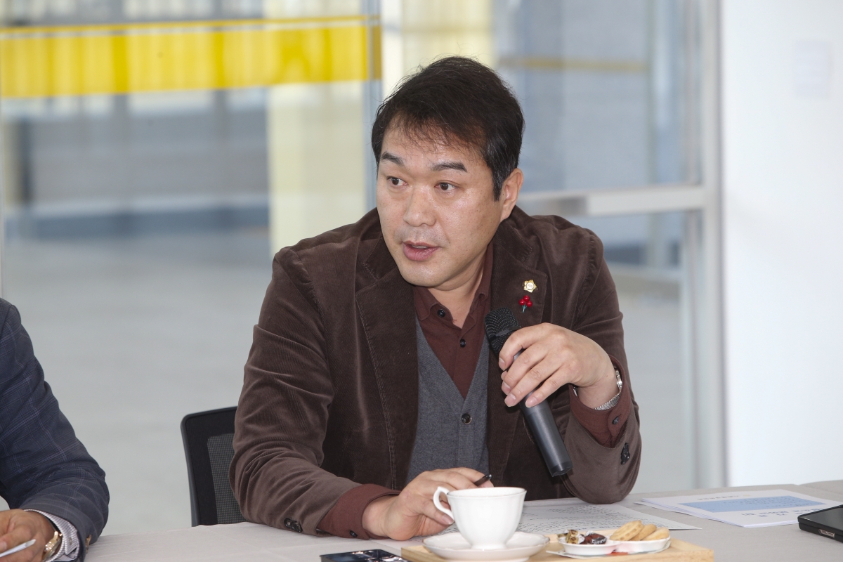 20230314-019[_P7U4599-1-제265회 임시회시 기획행정위원회 강동청소년문화의집 현장방문.jpg