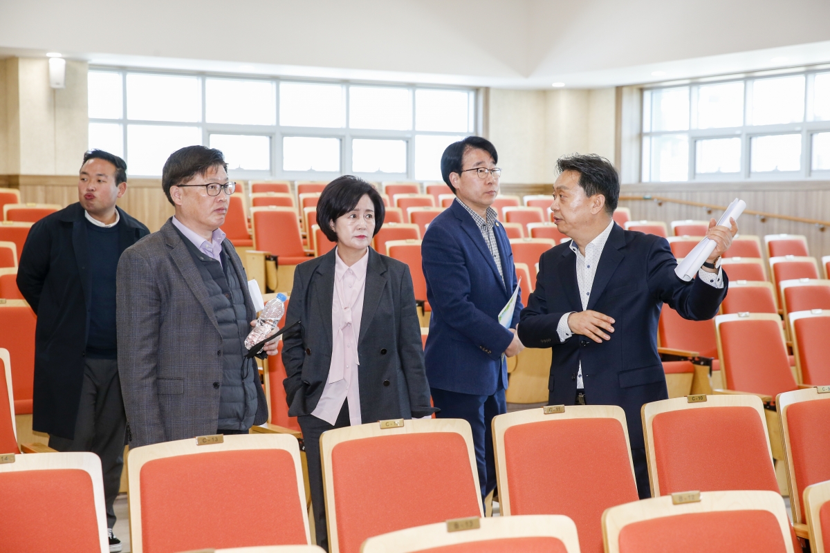 20230314-031[_P7U4631-1-제265회 임시회시 기획행정위원회 강동청소년문화의집 현장방문.jpg