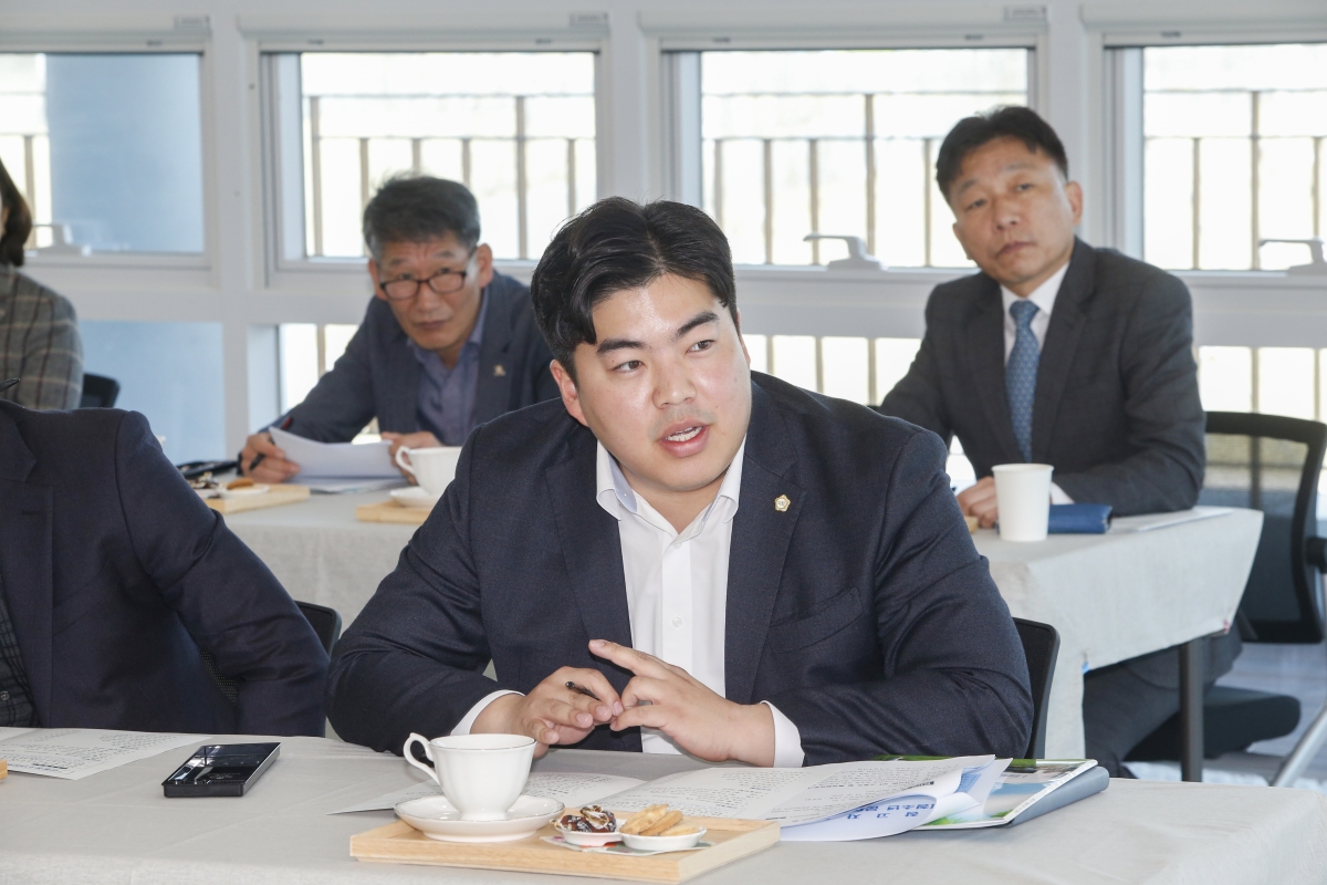 20230314-010[_P7U4560-1-제265회 임시회시 기획행정위원회 강동청소년문화의집 현장방문.jpg