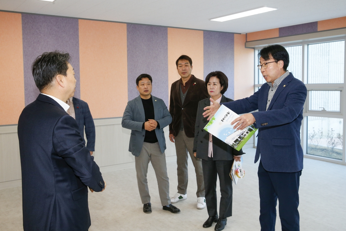 20230314-049[_P7U4666-1-제265회 임시회시 기획행정위원회 강동청소년문화의집 현장방문.jpg