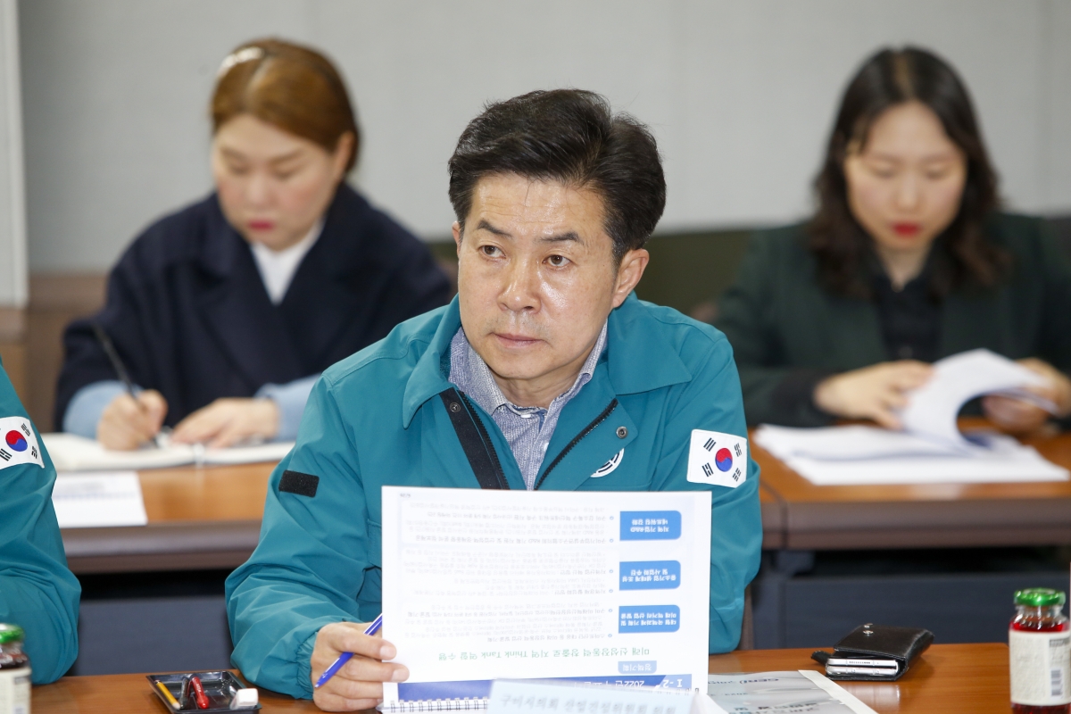 20230315-017[_P7U4872-1-제265회 임시회시 산업건설위원회 구미전자정보기술원 분원 현장방문.jpg