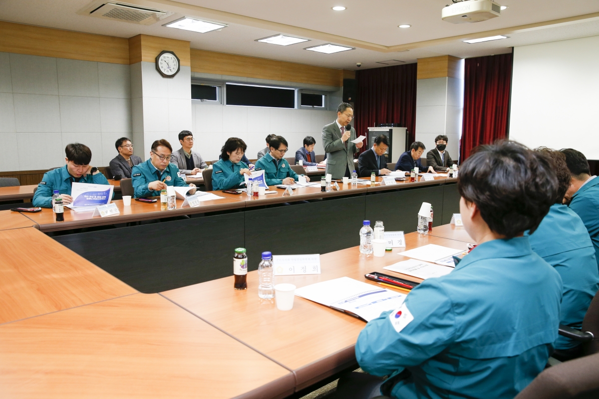 20230315-009[_P7U4852-1-제265회 임시회시 산업건설위원회 구미전자정보기술원 분원 현장방문.jpg