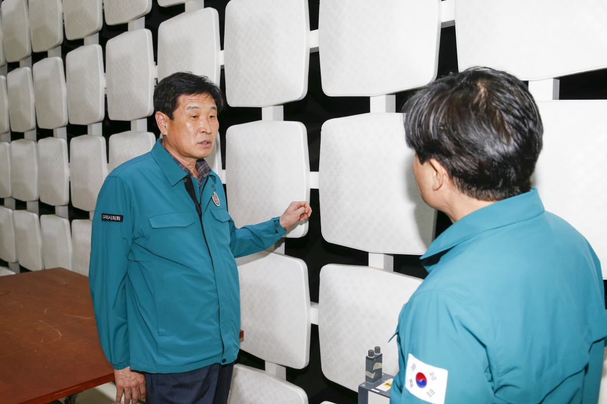 20230315-098[_P7U5098-1-제265회 임시회시 산업건설위원회 구미전자정보기술원 분원 현장방문.jpg