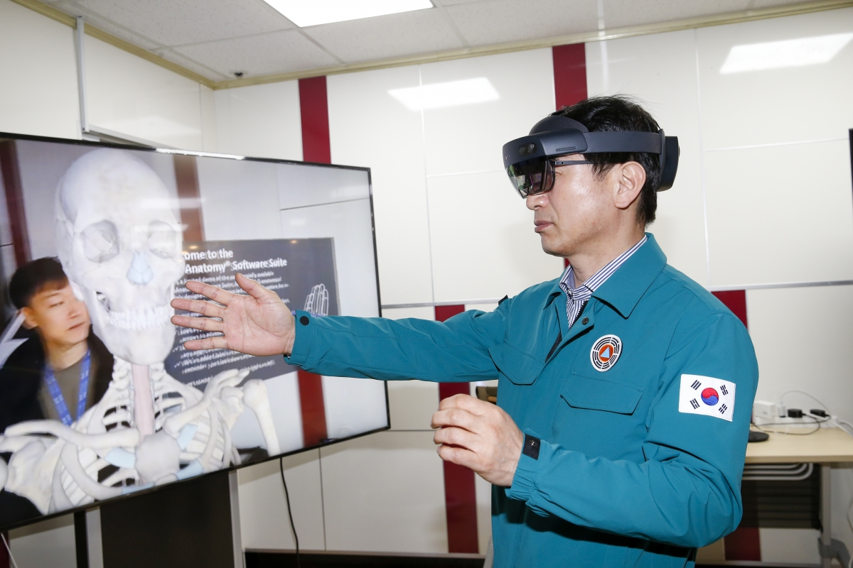 20230315-067[_P7U5008-1-제265회 임시회시 산업건설위원회 구미전자정보기술원 분원 현장방문.jpg