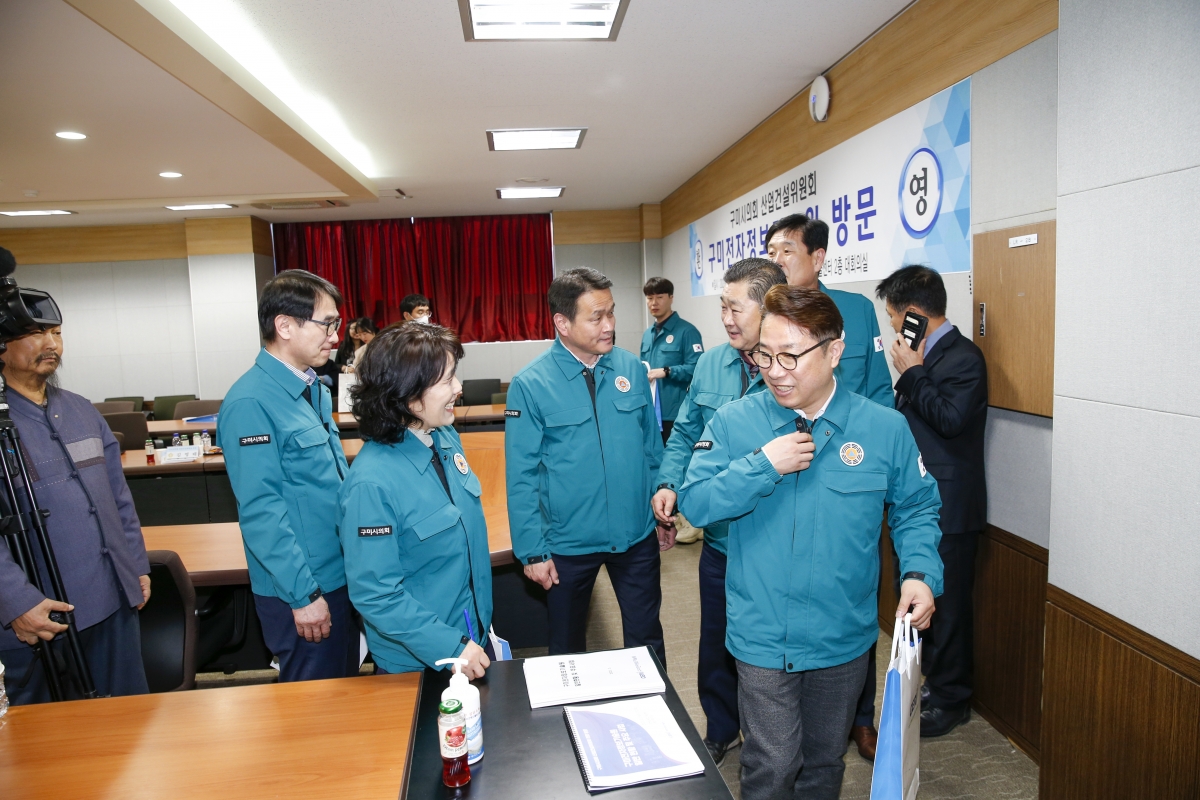 20230315-025[_P7U4895-1-제265회 임시회시 산업건설위원회 구미전자정보기술원 분원 현장방문.jpg