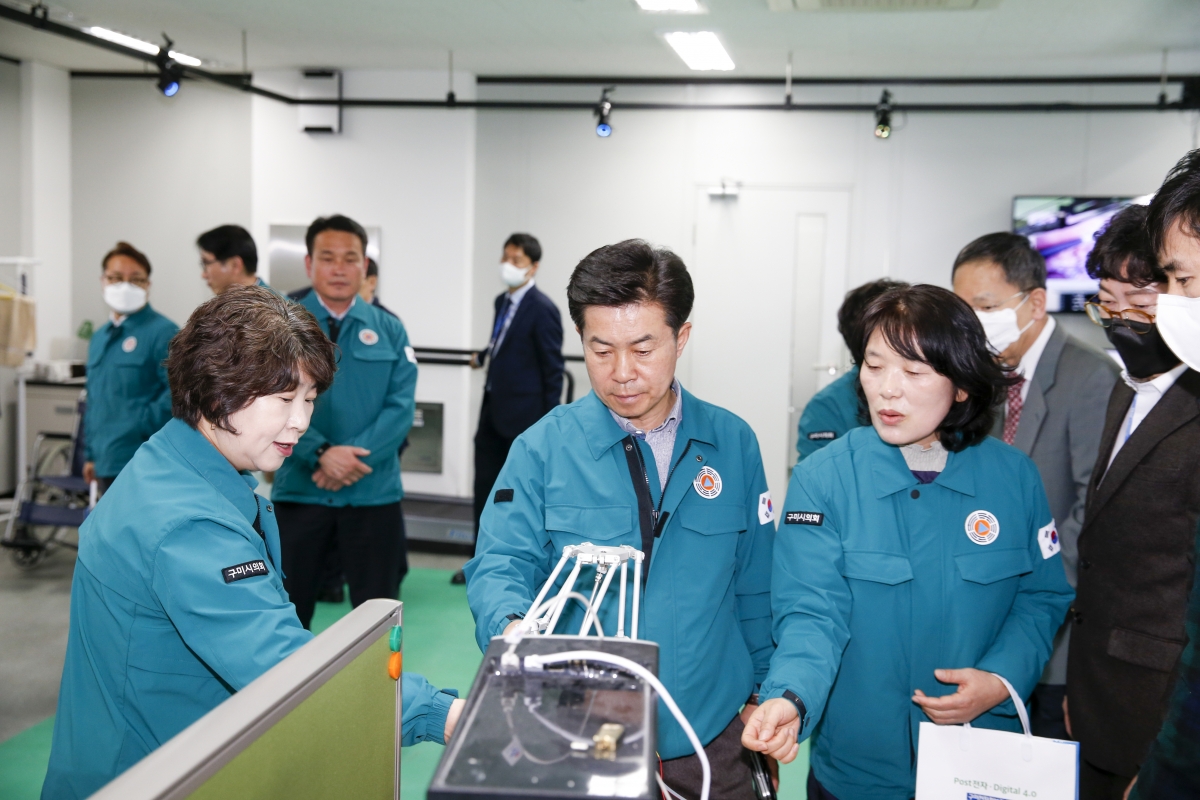 20230315-081[_P7U5050-1-제265회 임시회시 산업건설위원회 구미전자정보기술원 분원 현장방문.jpg