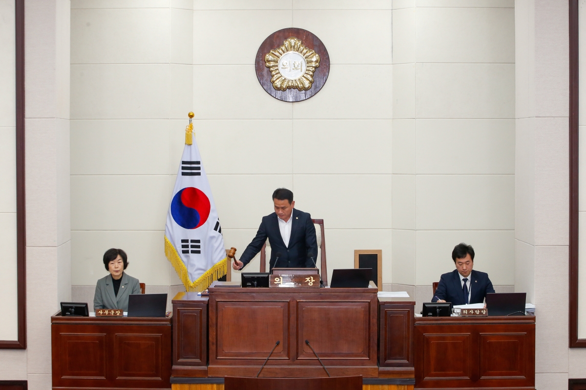 20230316-004[_P7U5131-제265회 임시회 제2차 본희의시 장세구 부의장 회의주재.JPG