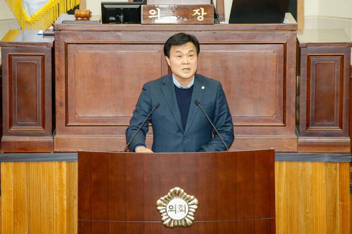 20230316-017[_P7U5167-제265회 임시회 제2차 본희의시 김영태 의회운영위원장 상임위원회 활동결과보고.JPG