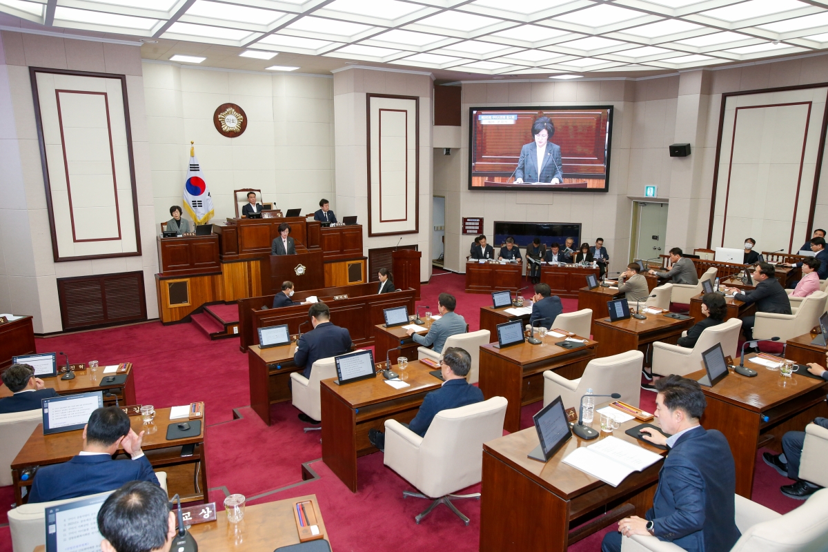 20230316-024[_P7U5188-제265회 임시회 제2차 본희의시 이명희 기획행정위원장 상임위원회 활동결과보고.JPG
