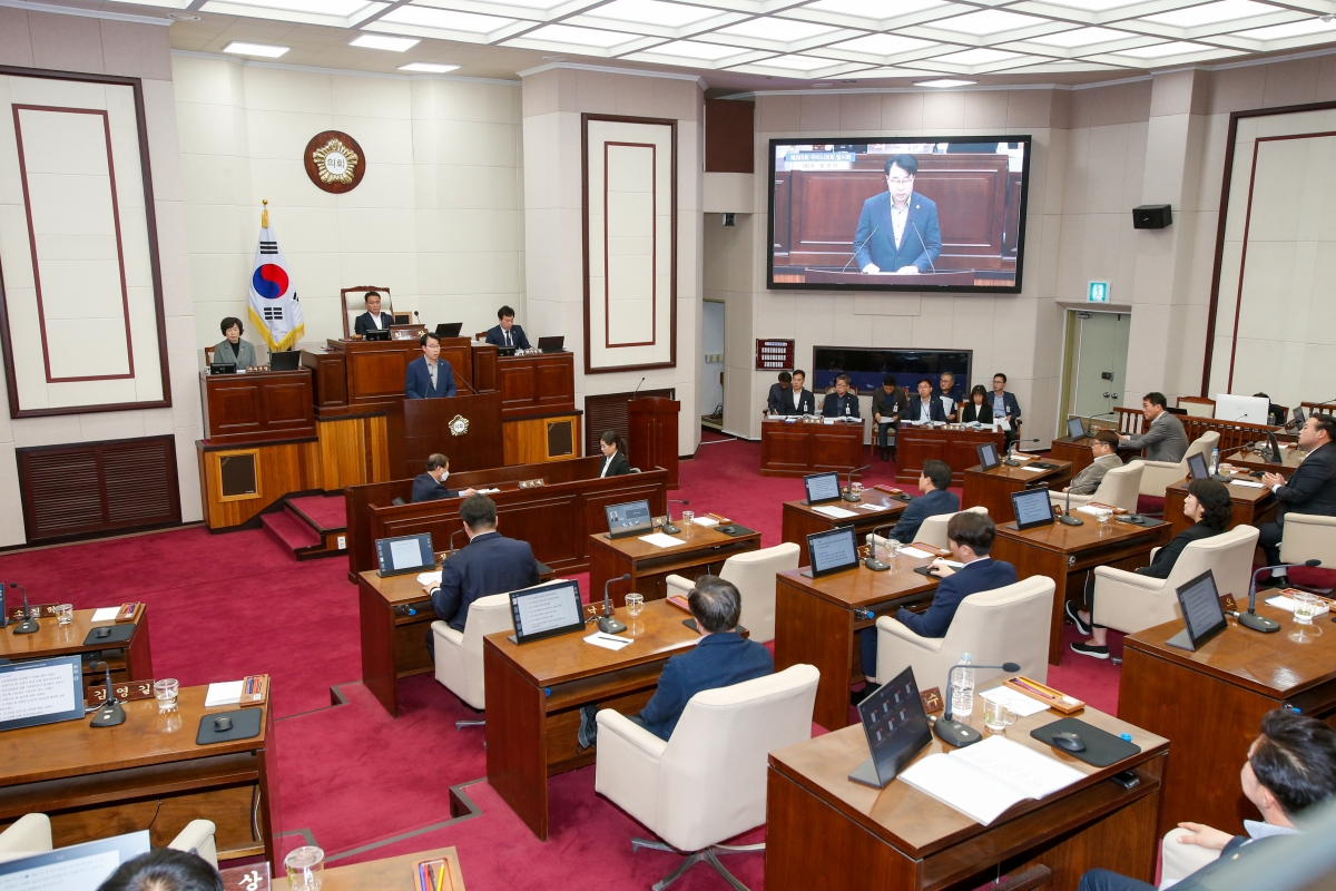 20230316-039[_P7U5232-제265회 임시회 제2차 본희의시 신용하 의원 구미시도시계획조례일부개정조례안 관련 반대토론.JPG