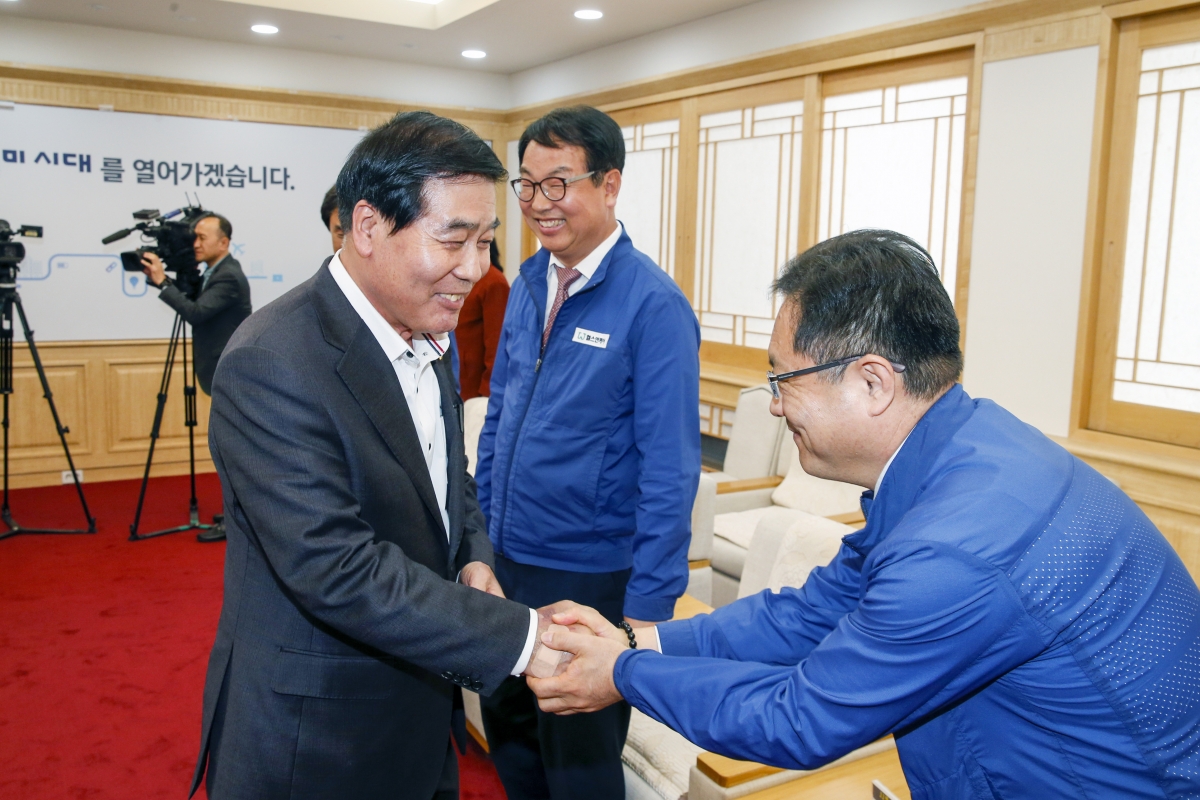 20230322-003[_P7U5271-1-JJ헬스엔케어 이웃사랑 나눔 상품 기탁식.jpg