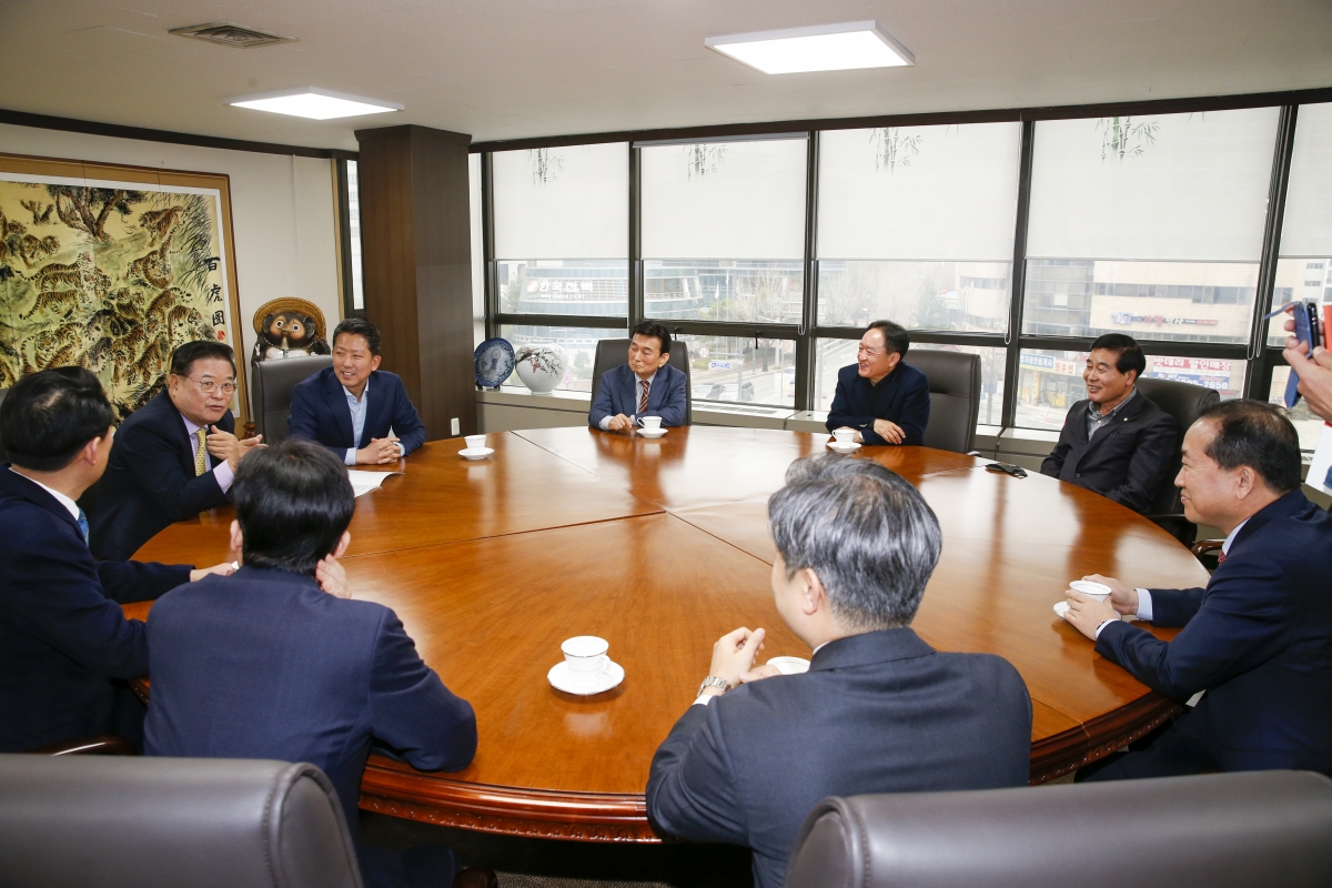 20230324-002[_P7U5330-1-우동기 국가균형발전위원장 초청 특강.jpg