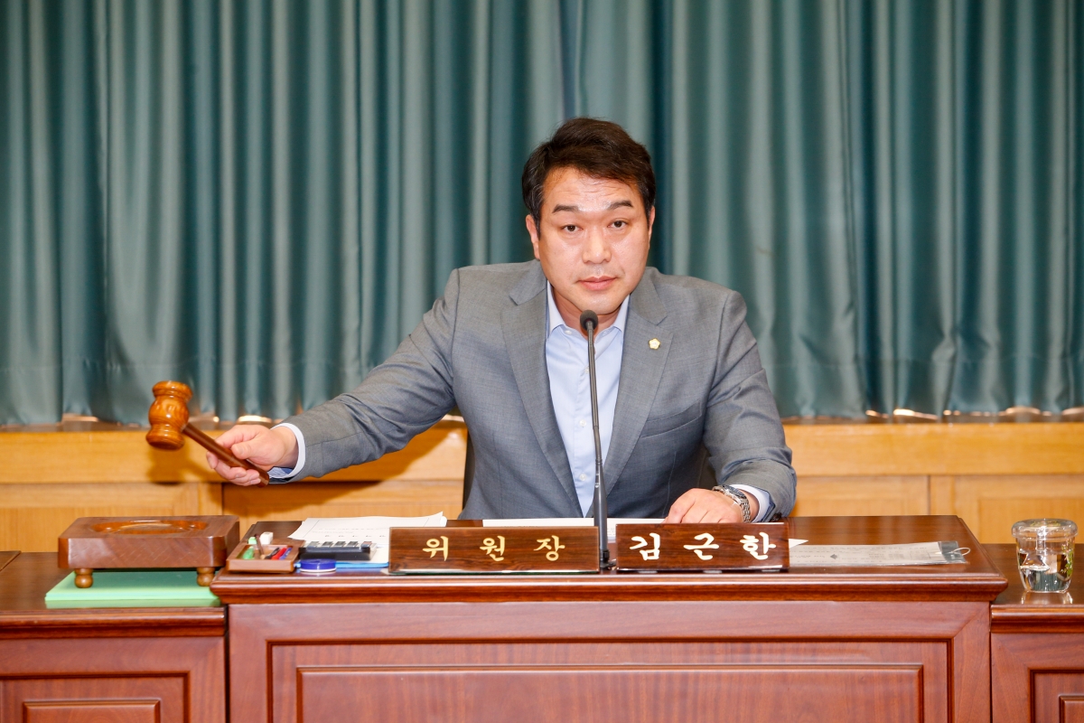 20230331-006[_P7U5958-제2차 의원연구단체심의위원회 활동.JPG