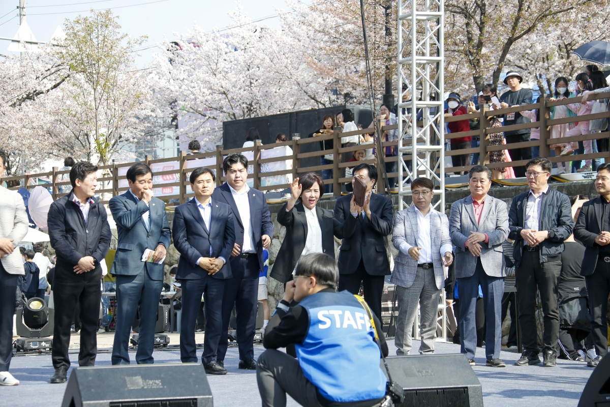 20230401-014[_P7U6099-1-2023 청춘, 금오천 벚꽃 페스티벌.jpg