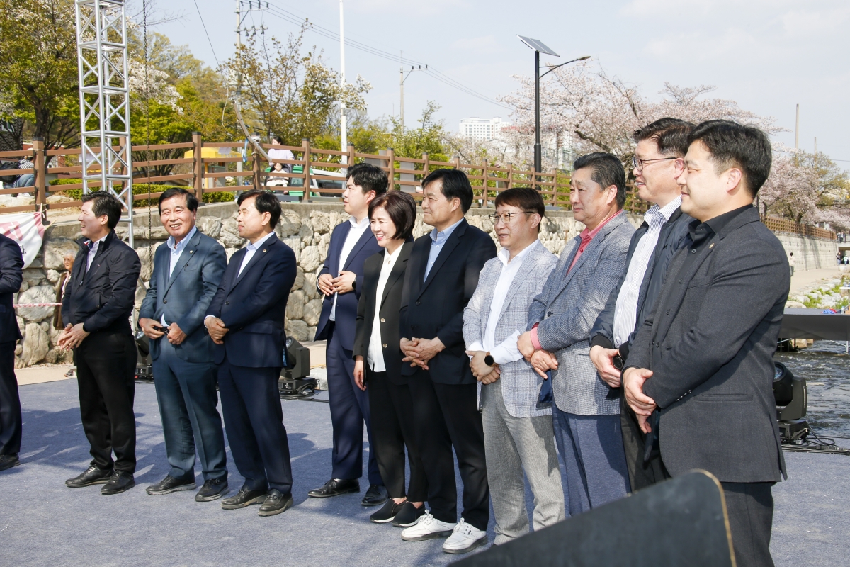 20230401-035[_P7U6158-1-2023 청춘, 금오천 벚꽃 페스티벌.jpg