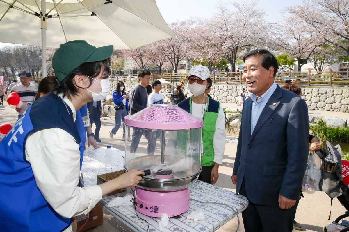 20230401-050[_P7U6193-1-2023 청춘, 금오천 벚꽃 페스티벌.jpg