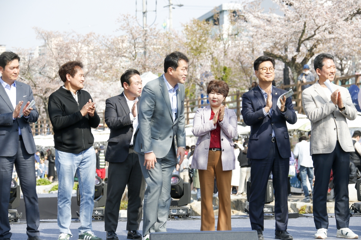 20230401-020[_P7U6111-1-2023 청춘, 금오천 벚꽃 페스티벌.jpg