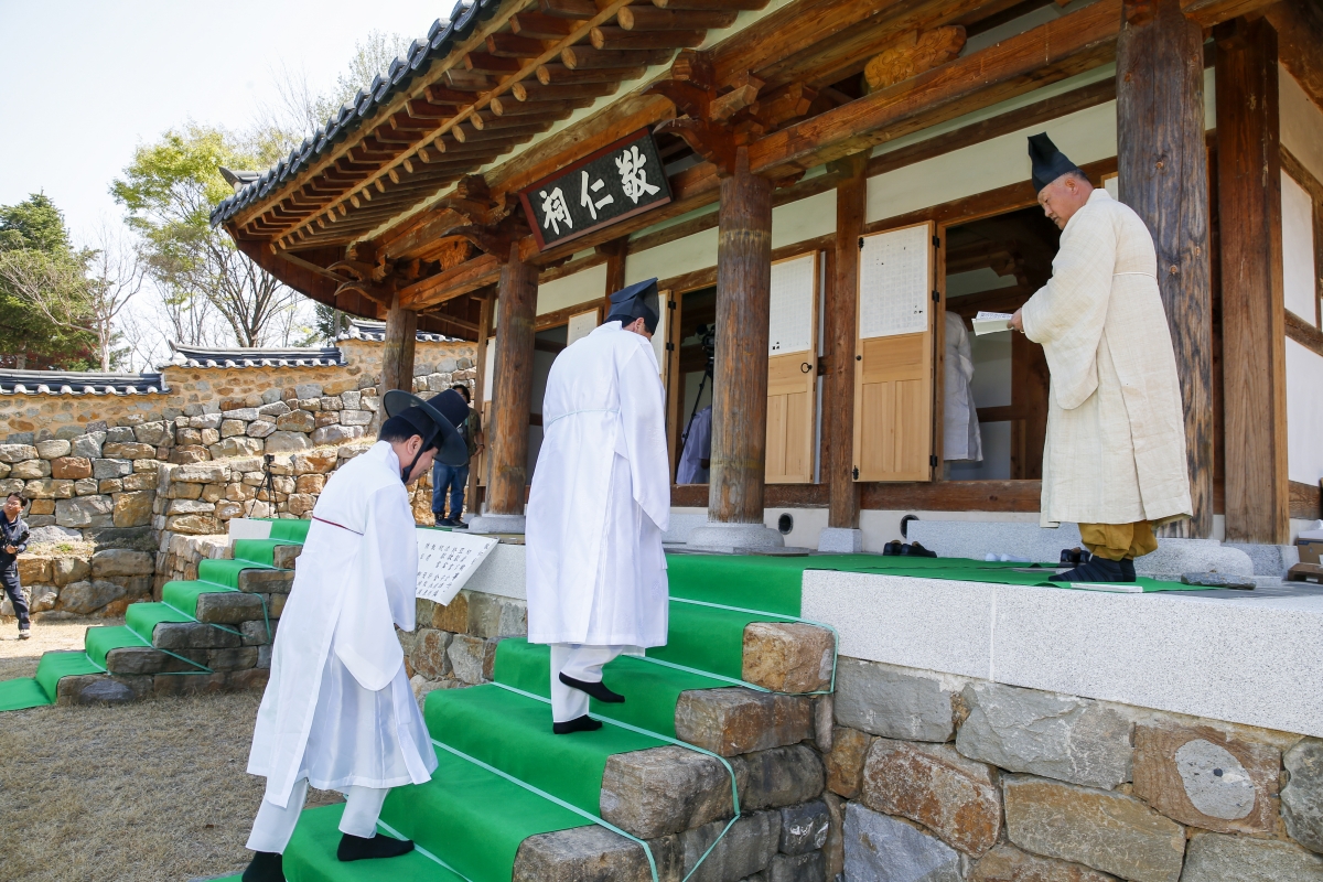 20230402-019[_P7U6307-왕산허위선생 춘계향사.jpg