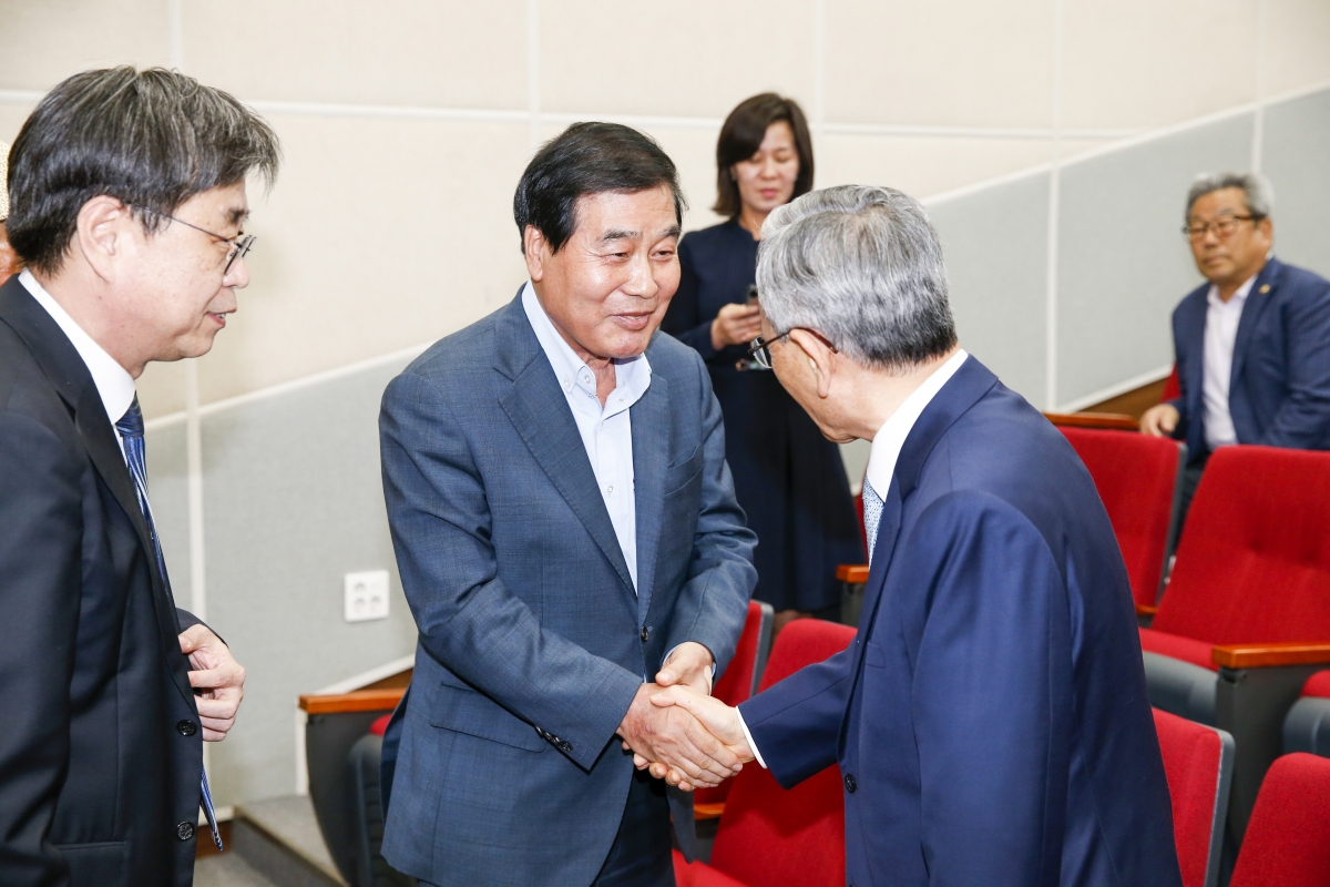 20230404-004[_P7U6435-1-구미성리학역사관 기획전시 밀양박씨 용암공파 종중 기탁자료전 개막 행사.jpg