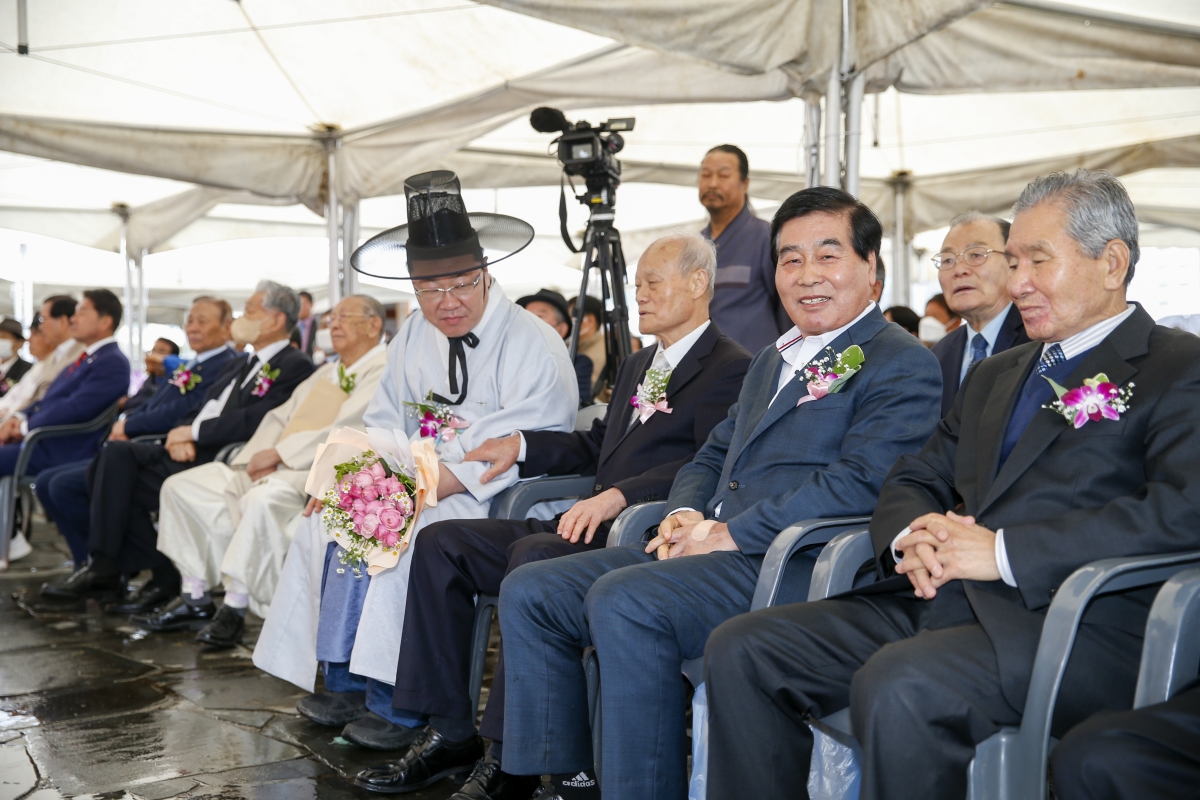20230405-020[_P7U6482-1-2023년도 옥산사 향사 및 제22대 대종회장 취임식.jpg