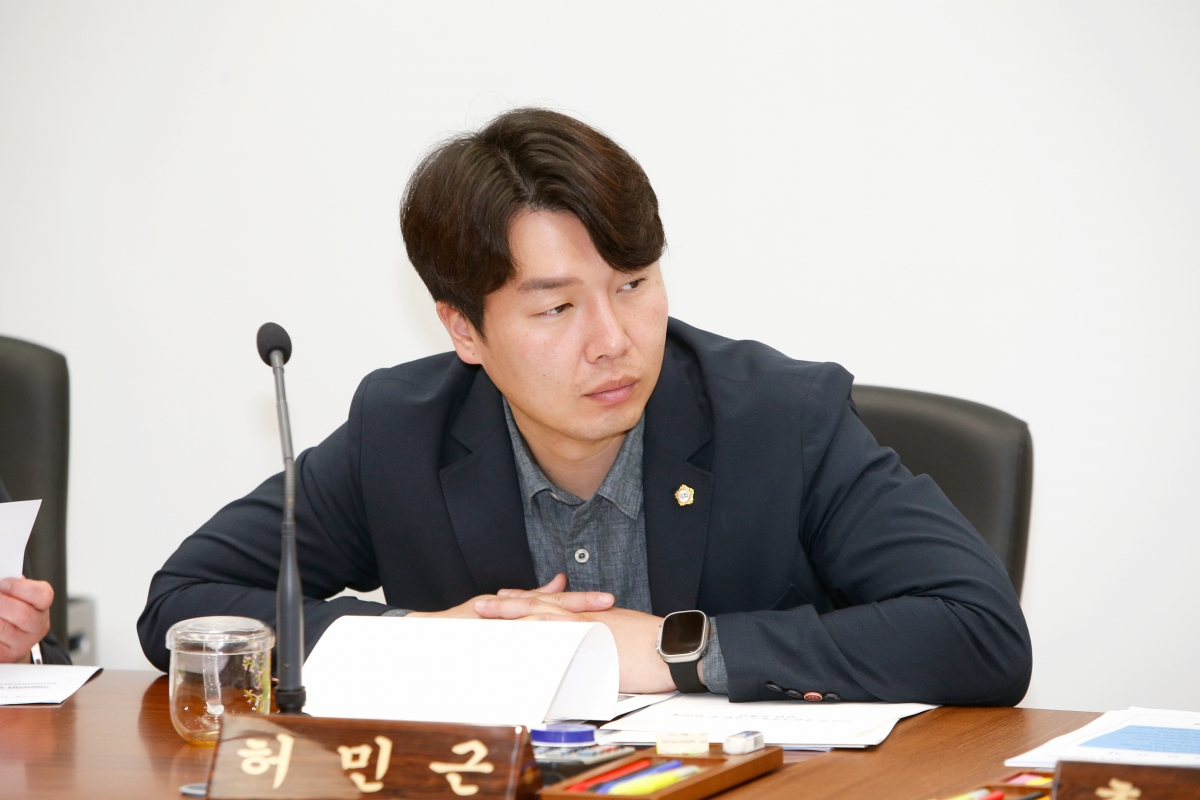 20230413-081[_P7U7889-제266회 임시회 산업건설위원회 조례안 심사활동.jpg