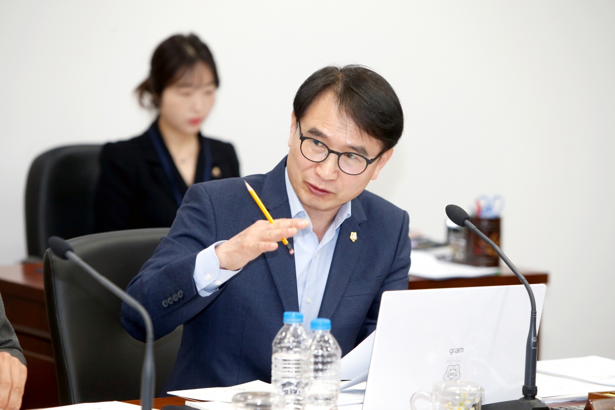 20230413-071[_P7U7864-제266회 임시회 산업건설위원회 조례안 심사활동.jpg