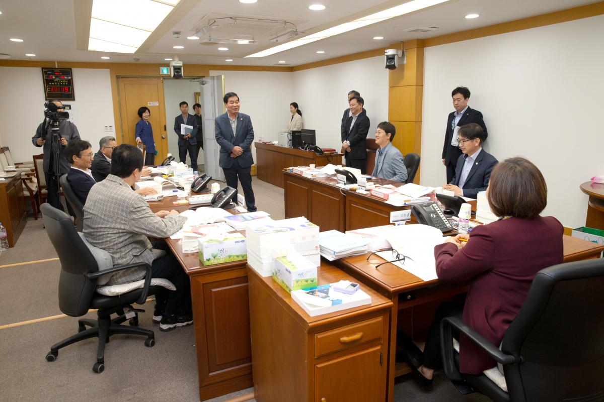 20230419-061[_P7U8732-2022회계연도 결산검사위원 활동 및 격려.jpg