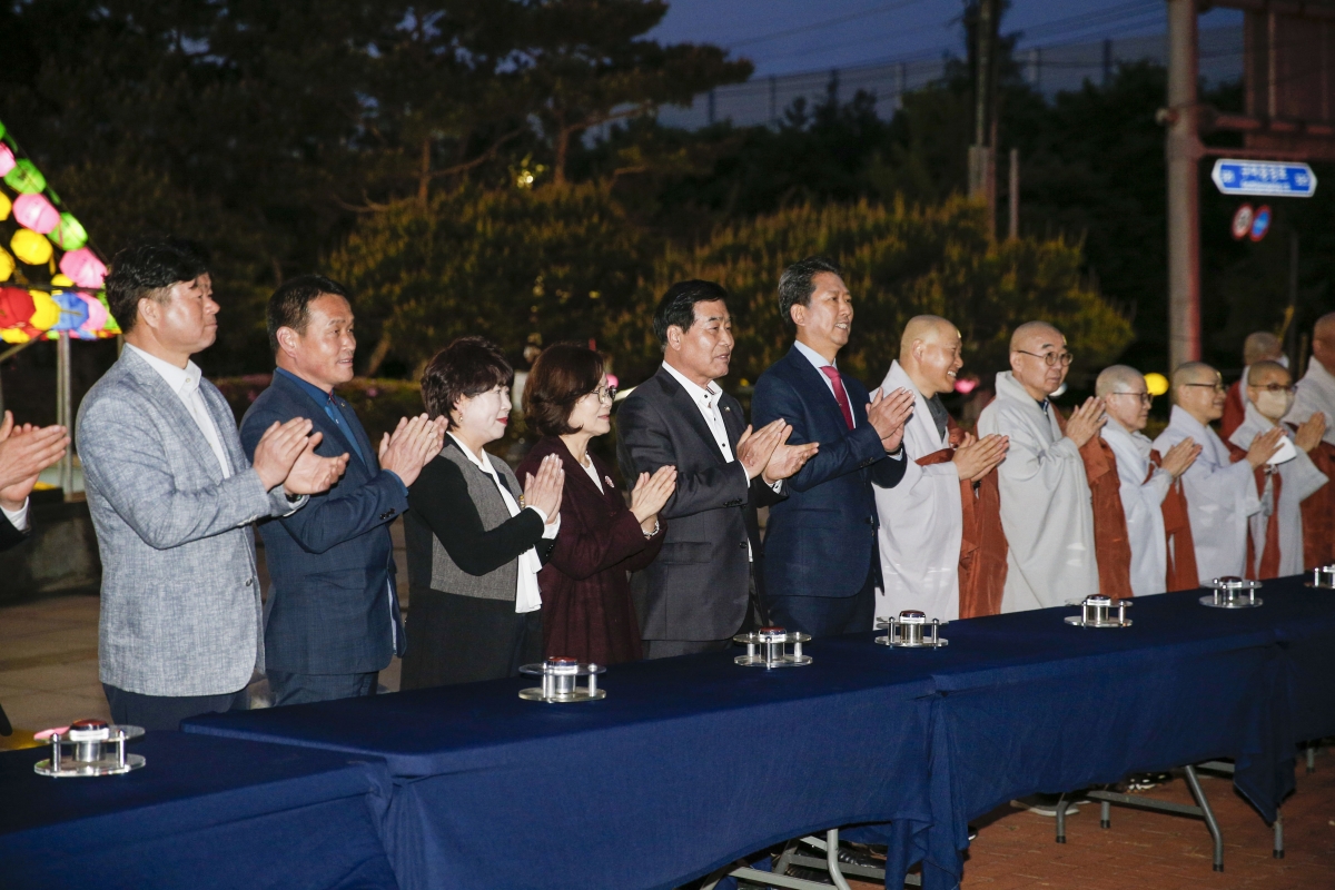 20230429-070[_P7U9822-1-불기 2567년 부처님 오신날 봉축탑 점등식.jpg