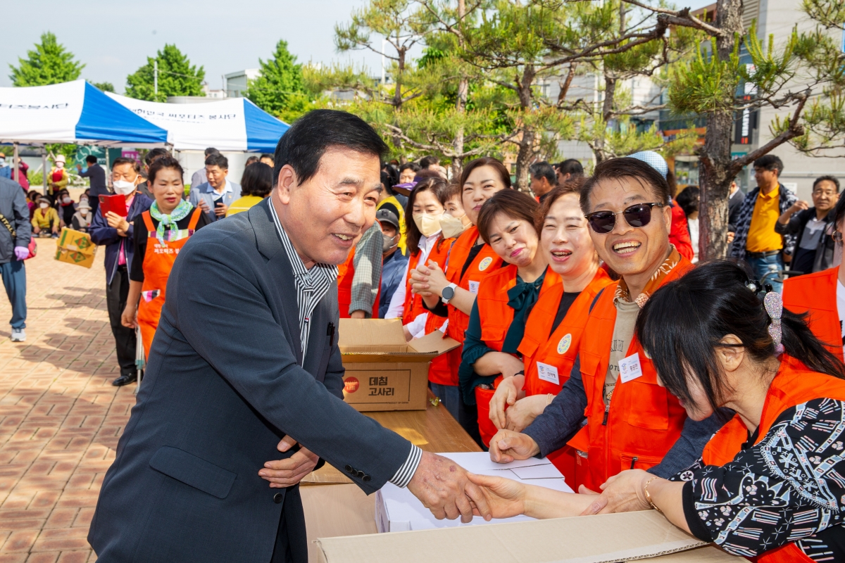 20230508-045[_P7U0767-데한민국 써포터즈 봉사단 어버이날 효 잔치.jpg