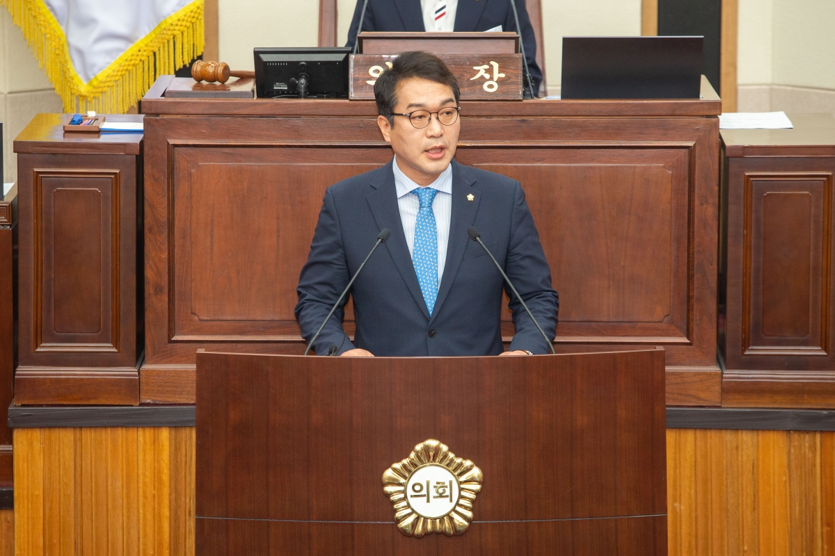 20230515-002[_P7U1977-제267회 임시회 제2차 본회의시 김근한 의원 5분 자유발언.JPG