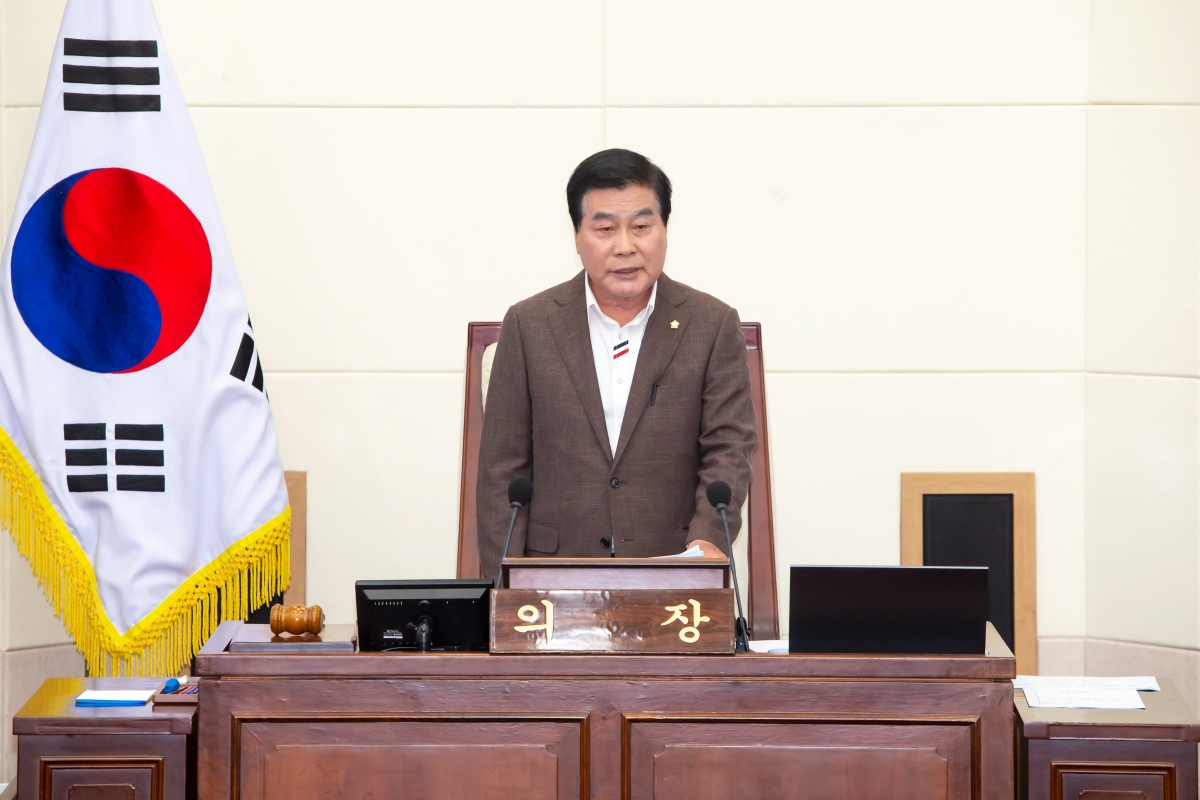 20230602-002[_P7U3341-제268회 정례회 개회식시 안주찬 의장 회의주재.jpg