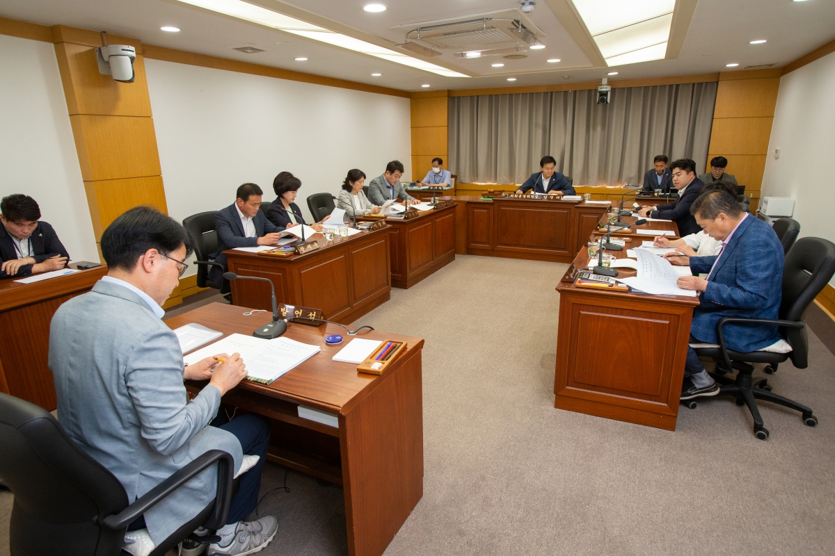 20230605-002[_P7U4118-제268회 정례회 의회운영위원회 조례안 심사활동.JPG