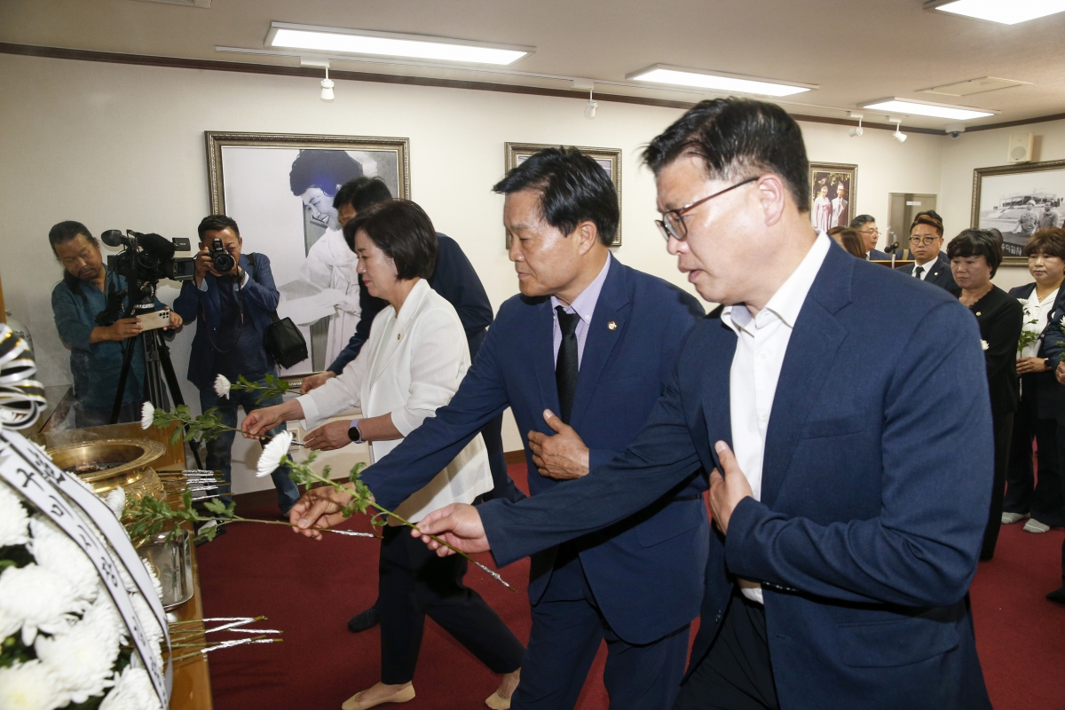 20230606-090[_P7U4453-1-제68회 현충일 박정희대통령 생가 추념.jpg