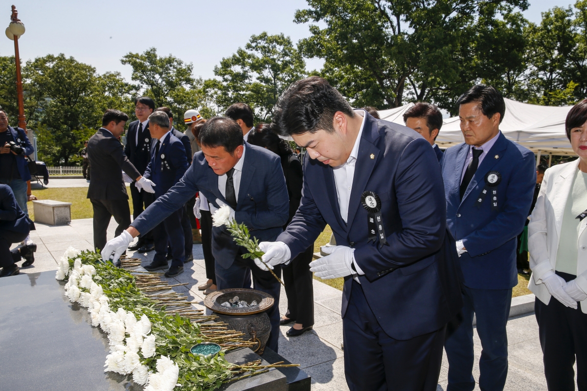 20230606-051[_P7U4373-1-제68회 현충일 충혼탑 추념.jpg