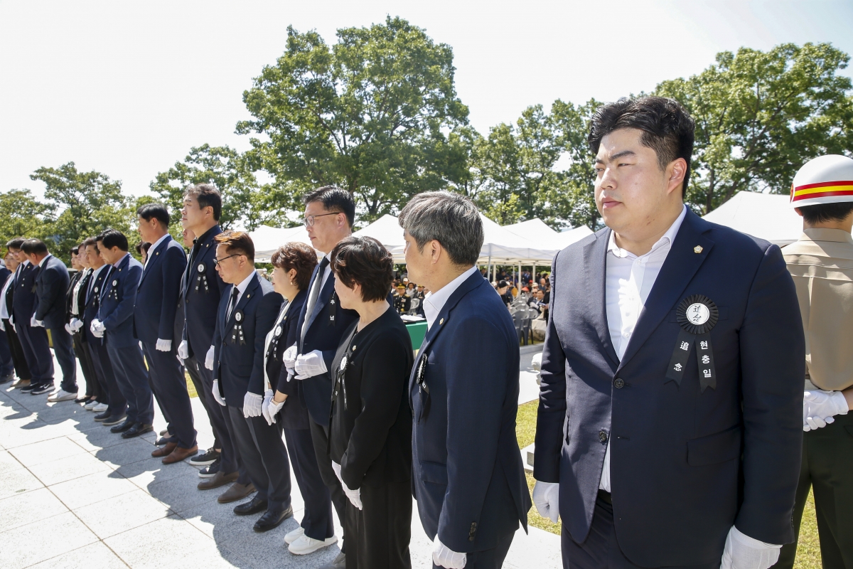 20230606-058[_P7U4385-1-제68회 현충일 충혼탑 추념.jpg