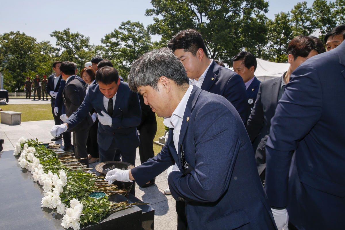 20230606-050[_P7U4371-1-제68회 현충일 충혼탑 추념.jpg