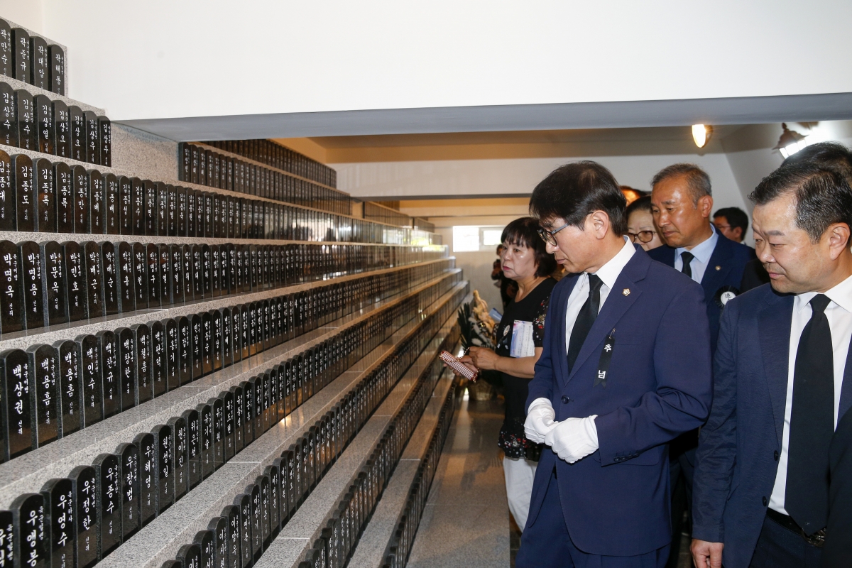 20230606-073[_P7U4411-1-제68회 현충일 충혼탑 추념.jpg