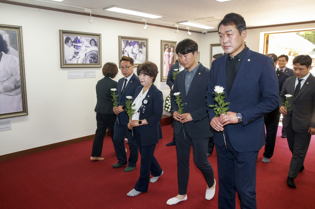 20230606-097[_P7U4465-1-제68회 현충일 박정희대통령 생가 추념.jpg