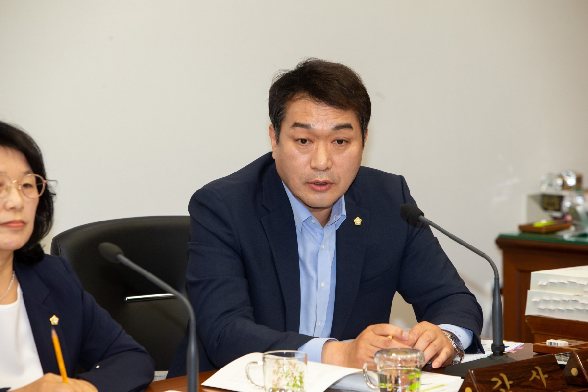 20230607-009[_P7U4536-제268회 정례회 의회운영위원회 소관 2023년도 행정사무감사 활동.JPG