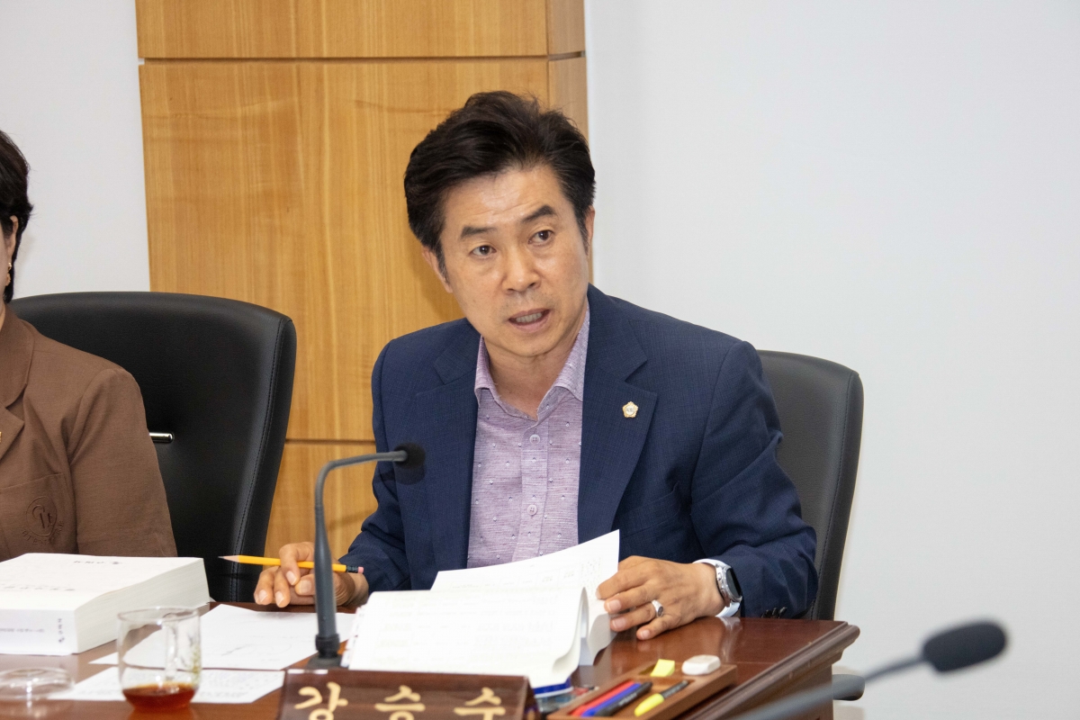 20230608-011[IMG_5360-제268회 정례회 산업건설위원회 소관 2023년도 행정사무감사 활동.JPG