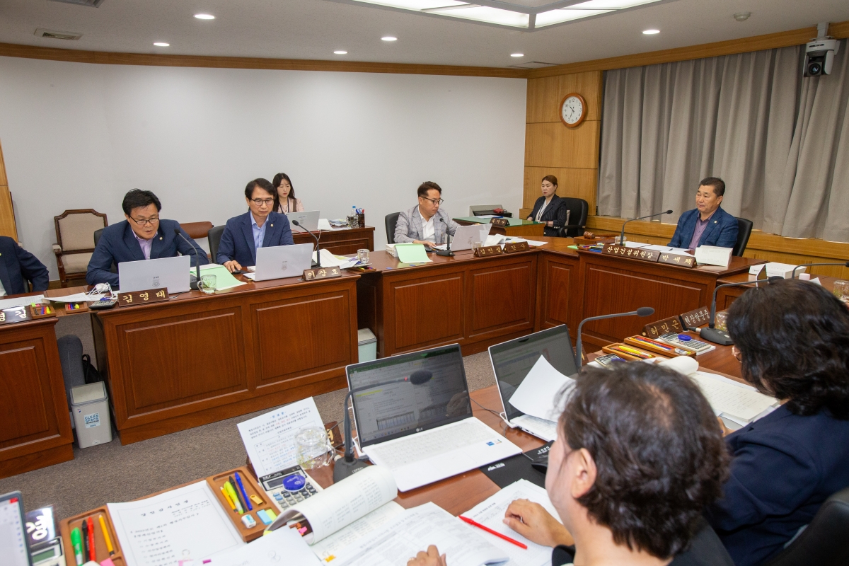 20230607-060[_P7U4634-제268회 정례회 산업건설위원회 소관 2023년도 행정사무감사 활동.JPG