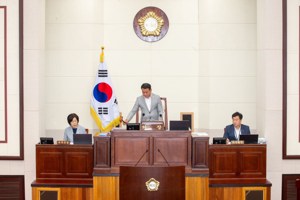 20230623-003[_P7U6464-제268회 정례회 제2차 본회의시 장세구 부의장 회의주재.JPG