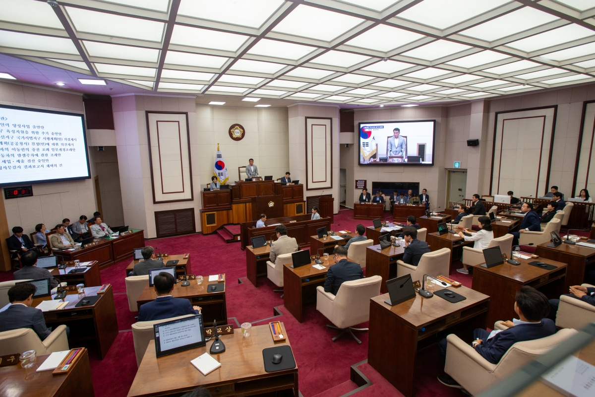 20230623-032[_P7U6519-제268회 정례회 제2차 본회의시 장세구 부의장 회의주재.JPG