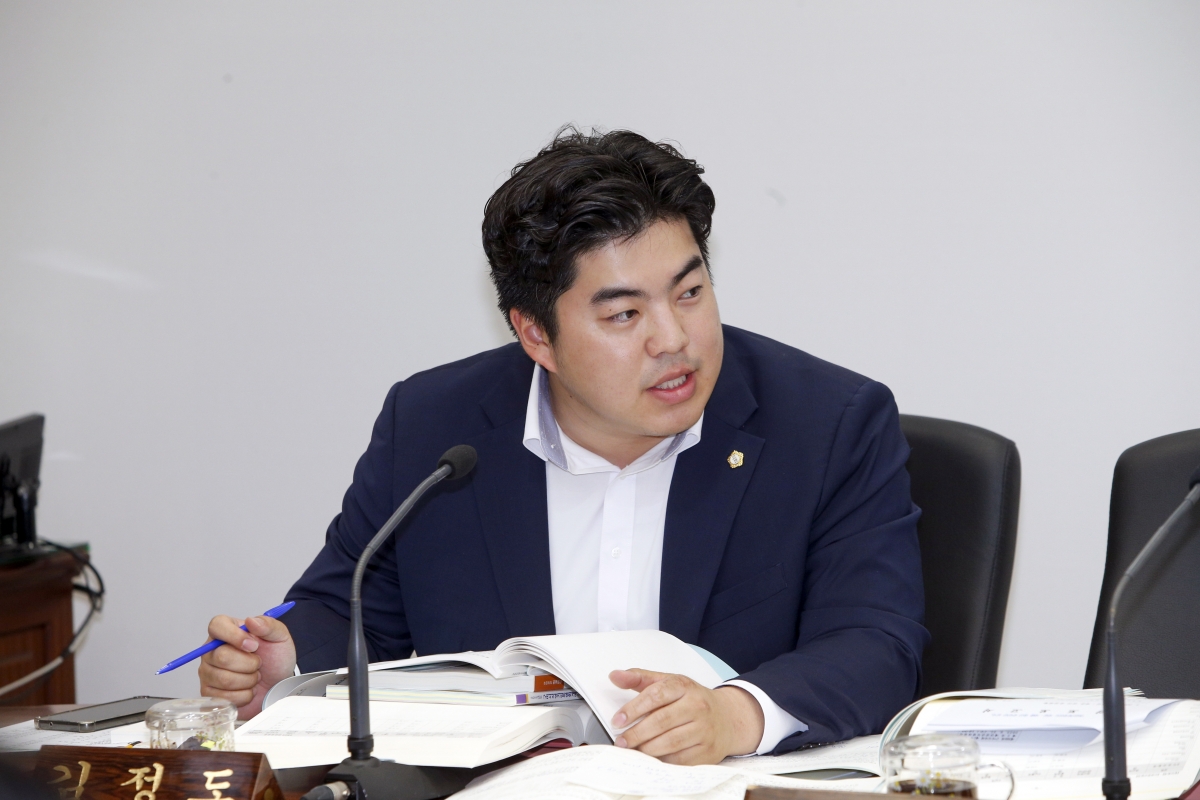 20230621-034[_P7U6338-1-제268회 정례회 예산결산특별위원회 2022회계연도 세입·세출 결산 승인안 심사활동.jpg