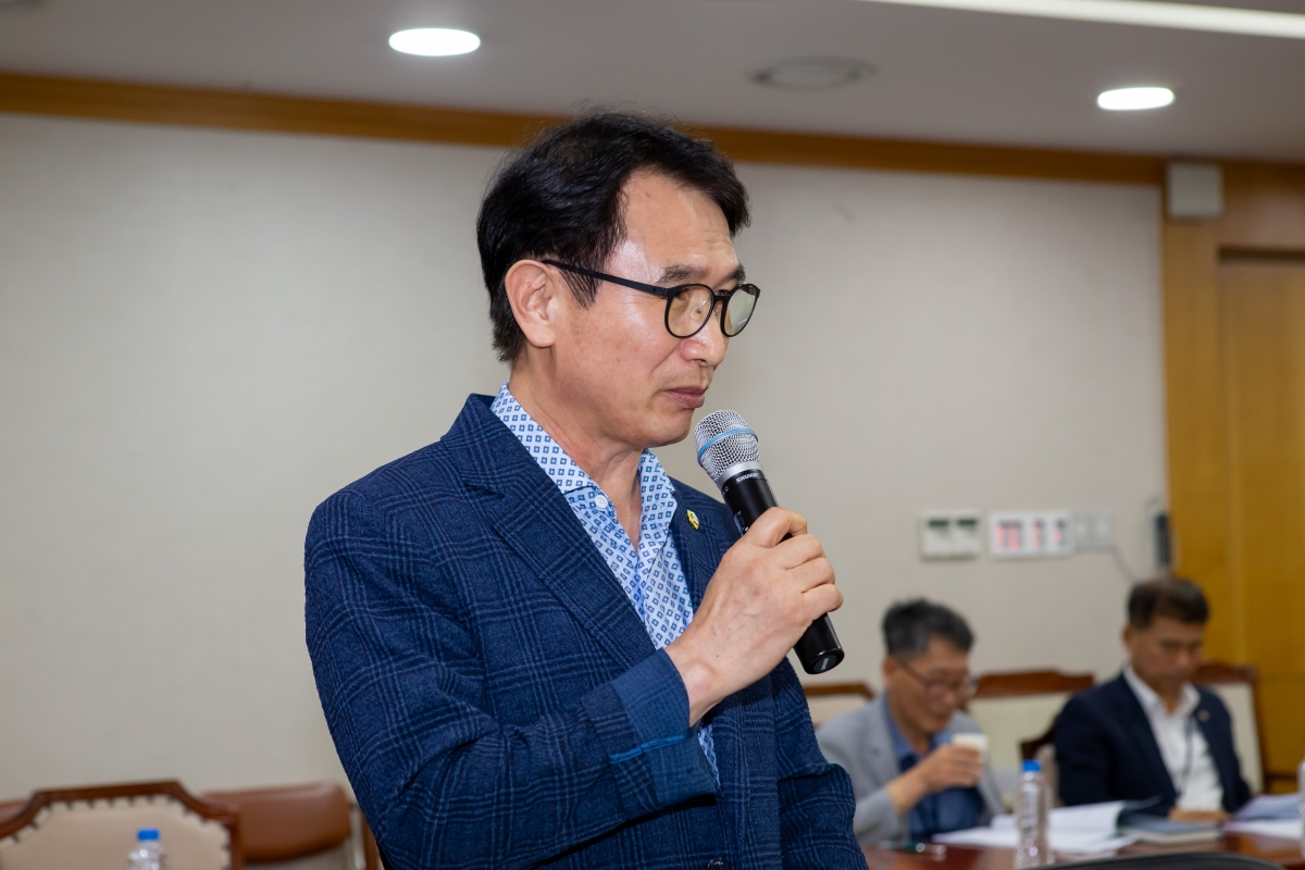 20230628-002[_P7U7354-의원연구단체 자치법규 연구회 중간보고회.JPG