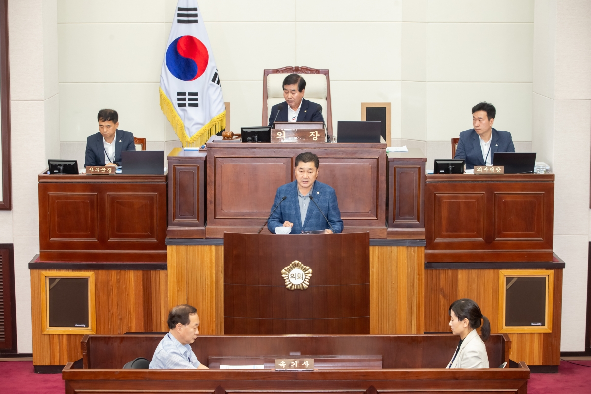 20230713-019[_P7U8675-제269회 임시회 제2차 본희의시 박세채 산업건설위원장 상임위원회 활동결과보고.JPG