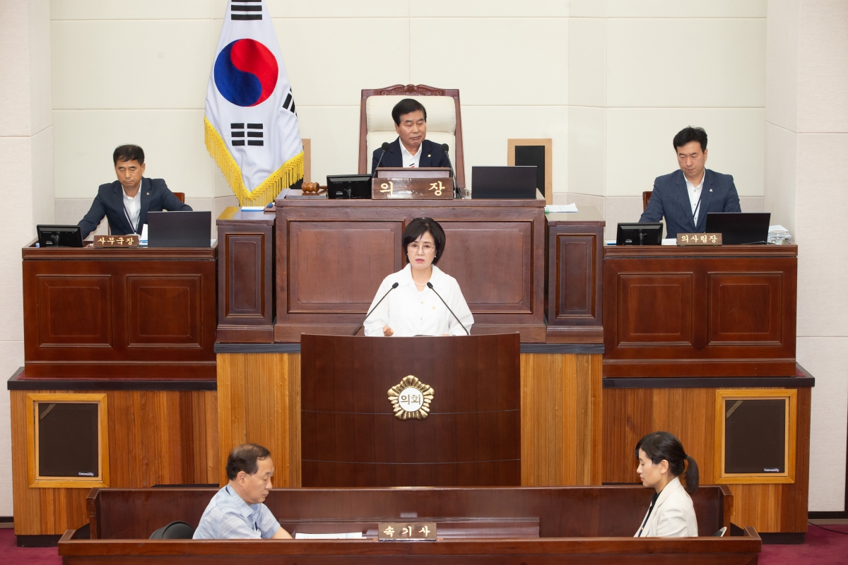 20230713-016[_P7U8663-제269회 임시회 제2차 본희의시 이명희 기획행정위원장 상임위원회 활동결과보고.JPG